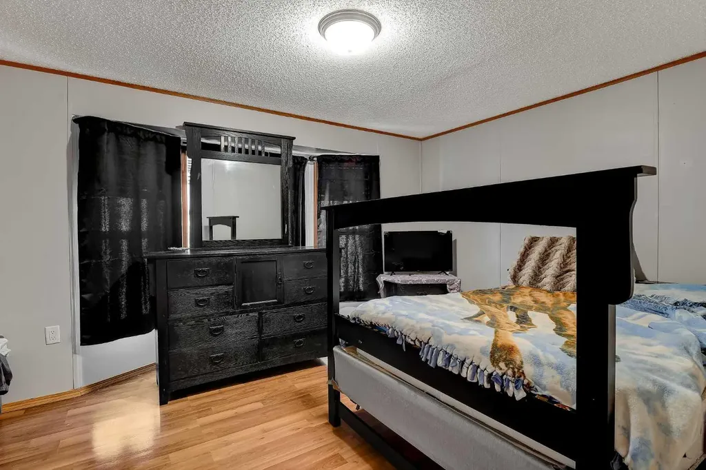 8609 89 Street Grande Prairie AB T8X1V7