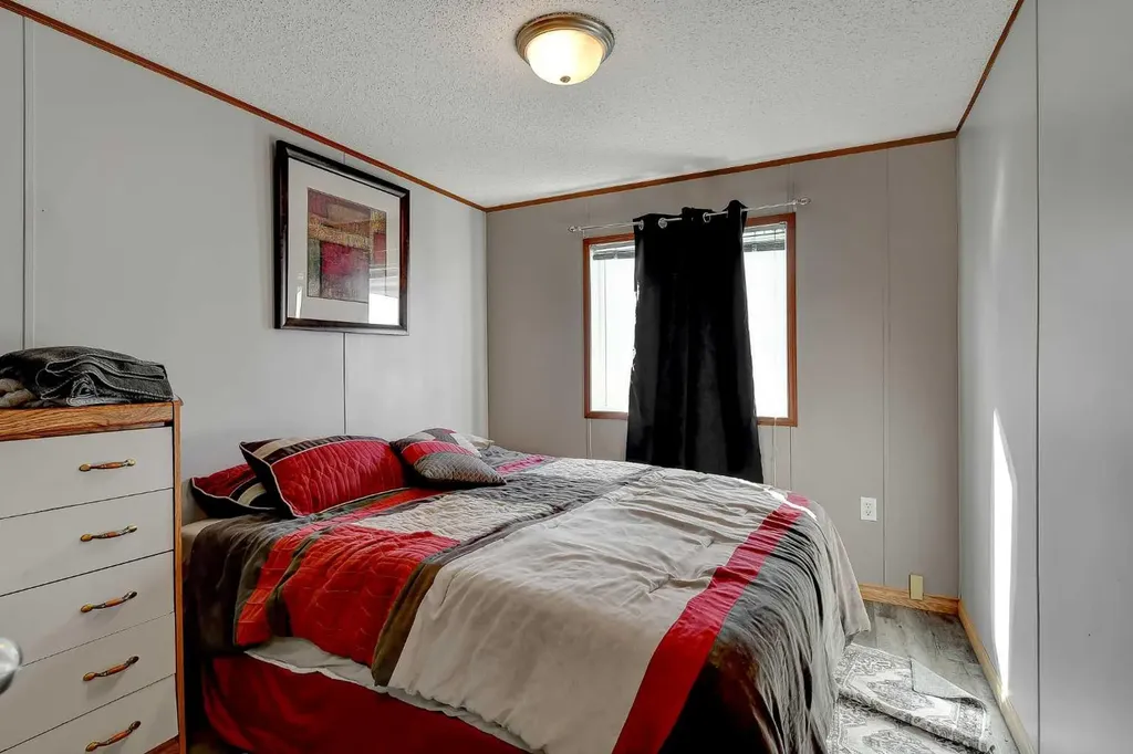 8609 89 Street Grande Prairie AB T8X1V7