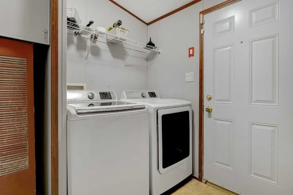 8609 89 Street Grande Prairie AB T8X1V7