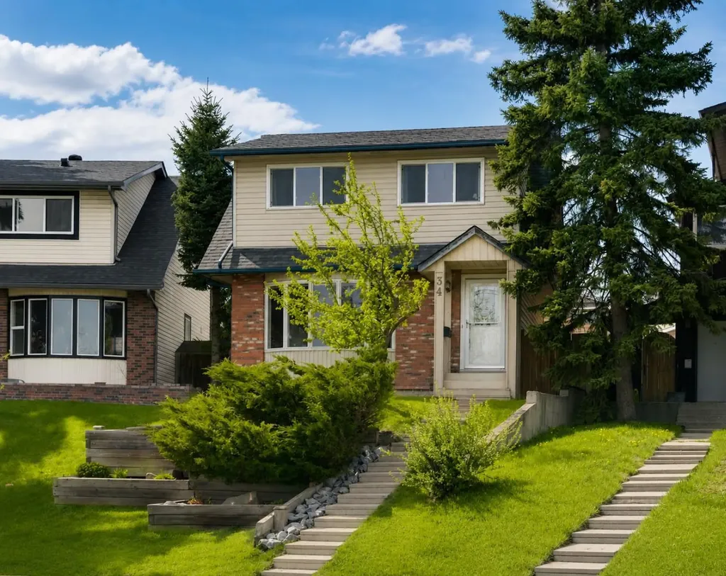 34 Ranch Glen Drive NW Calgary AB T3G 1E3