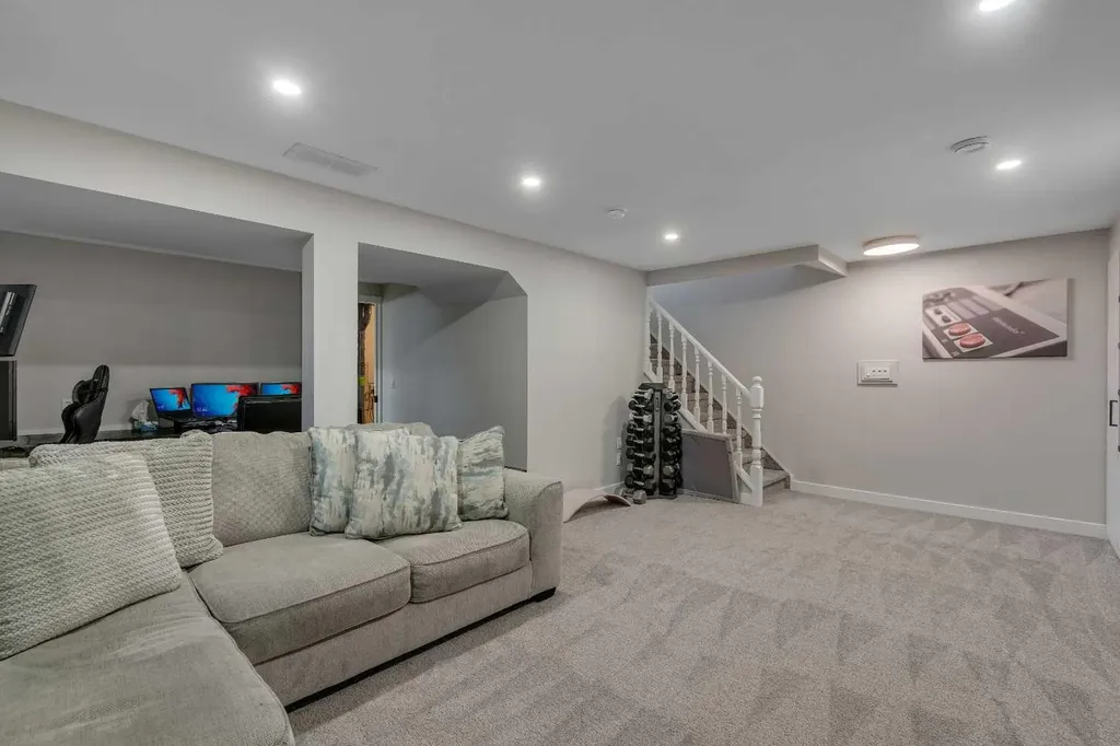 34 Ranch Glen Drive NW Calgary AB T3G 1E3