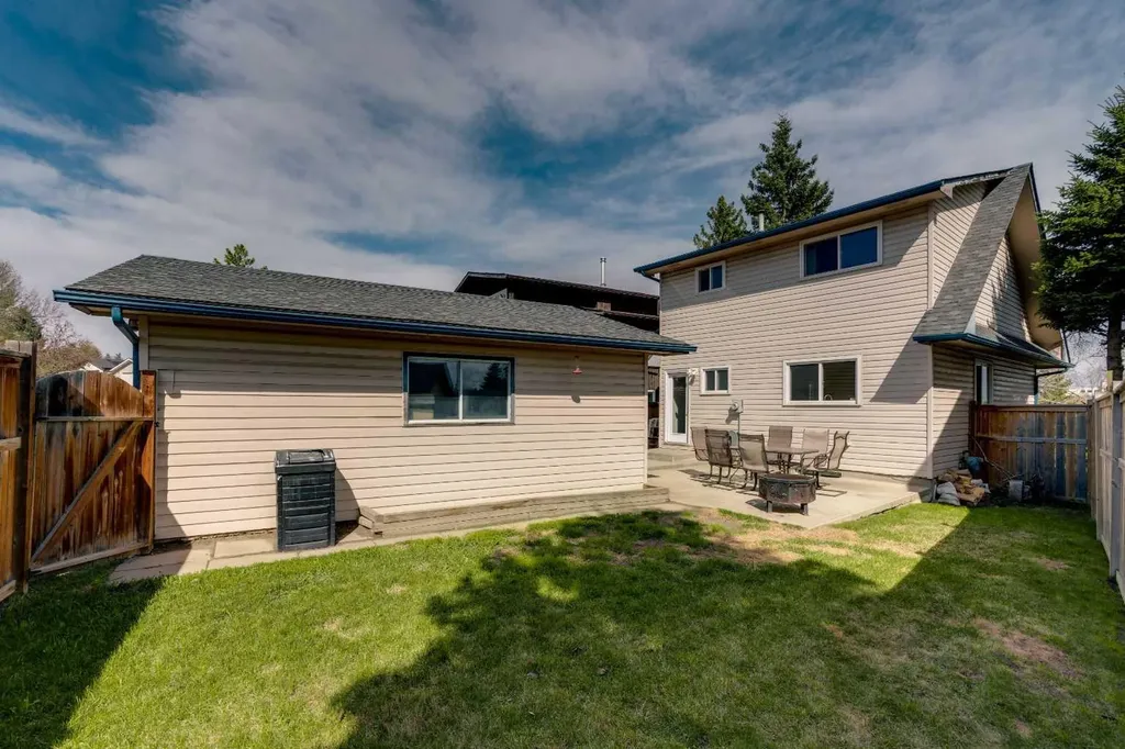 34 Ranch Glen Drive NW Calgary AB T3G 1E3