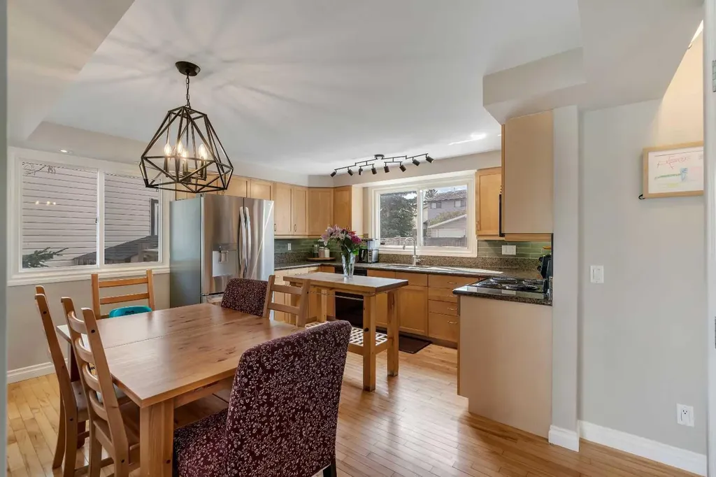 34 Ranch Glen Drive NW Calgary AB T3G 1E3