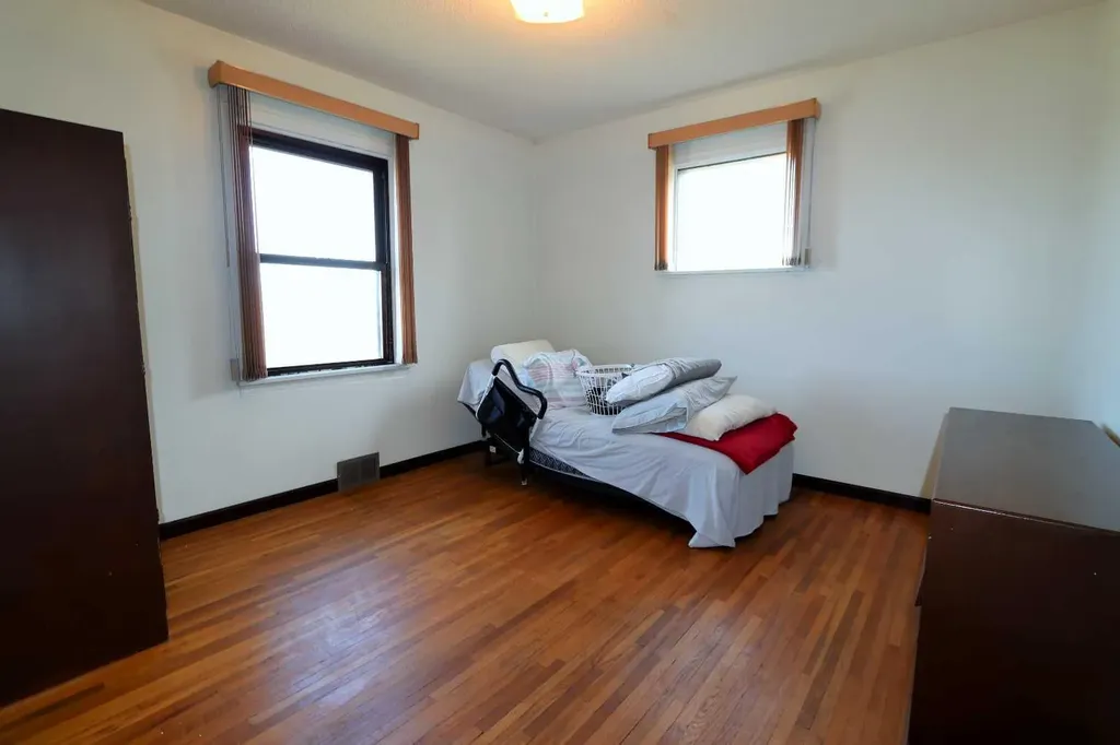 5108 54 Street Ponoka AB T4J 1H8