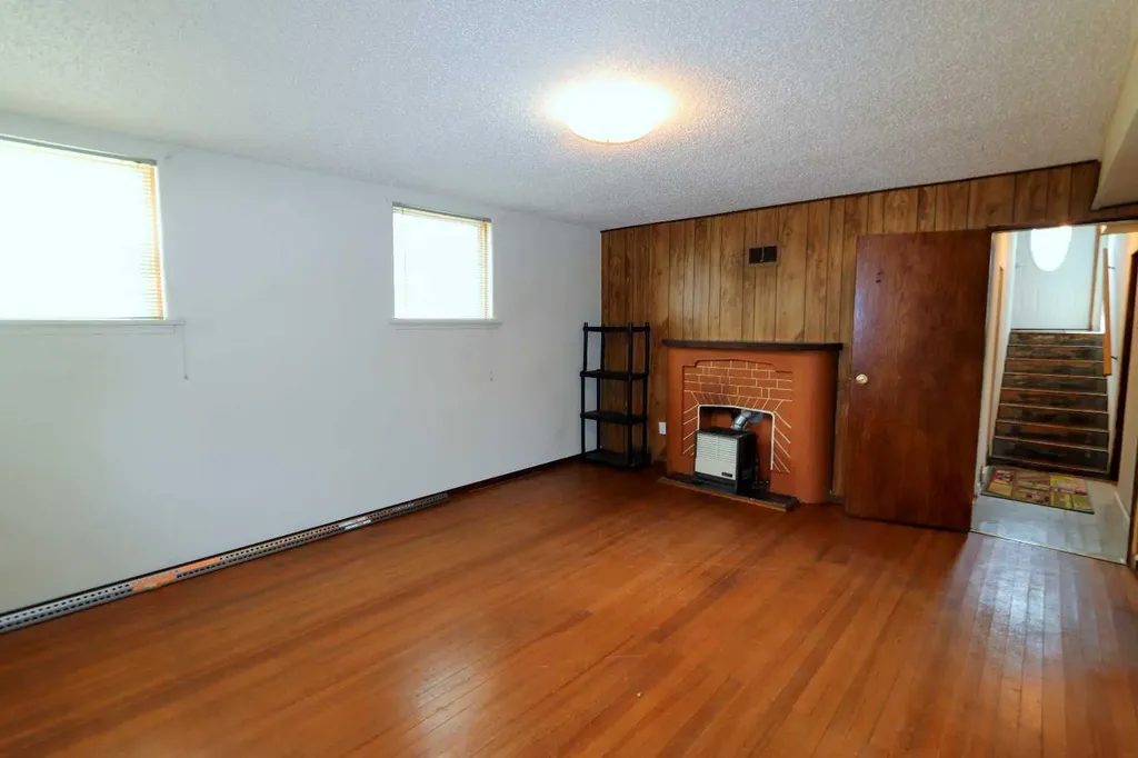 5108 54 Street Ponoka AB T4J 1H8