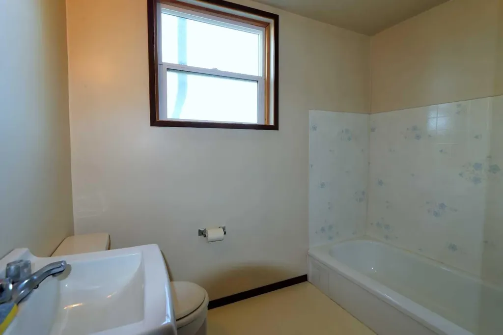 5108 54 Street Ponoka AB T4J 1H8
