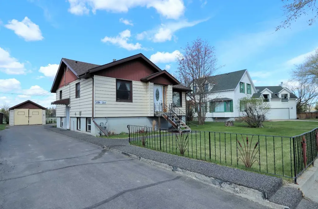 5108 54 Street Ponoka AB T4J 1H8