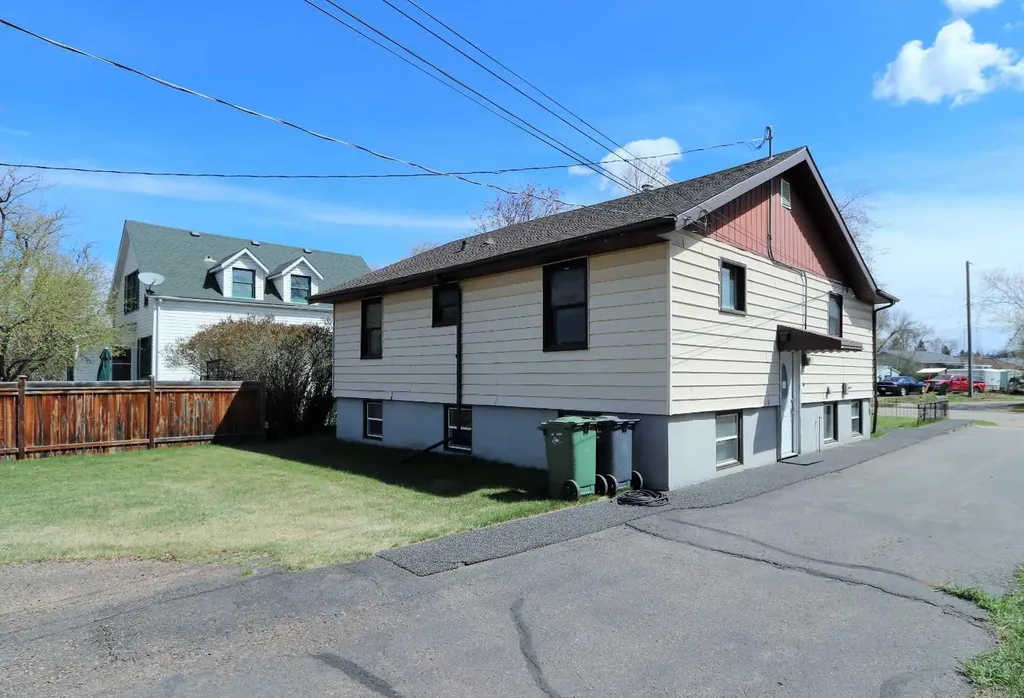5108 54 Street Ponoka AB T4J 1H8