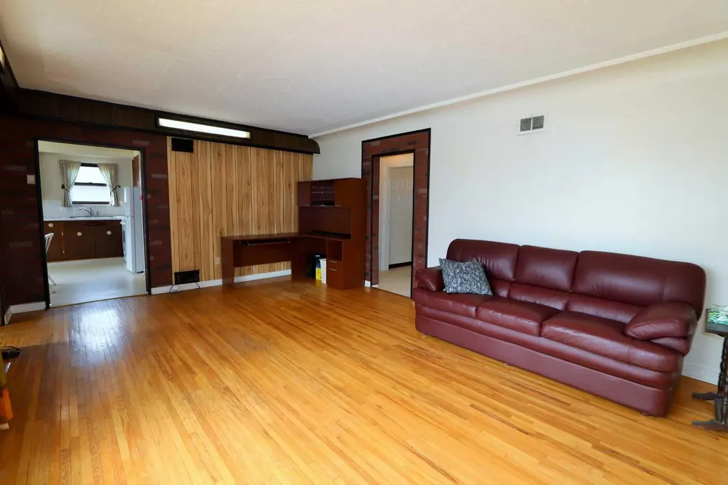 5108 54 Street Ponoka AB T4J 1H8