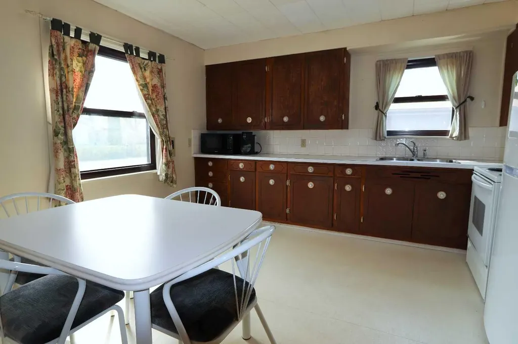 5108 54 Street Ponoka AB T4J 1H8