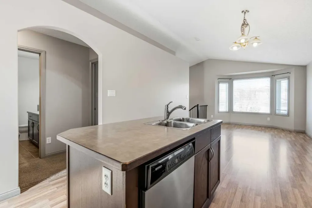 306 Keystone Lane W Lethbridge AB T1J 2R2