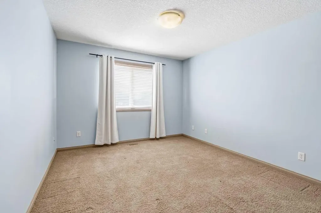 306 Keystone Lane W Lethbridge AB T1J 2R2