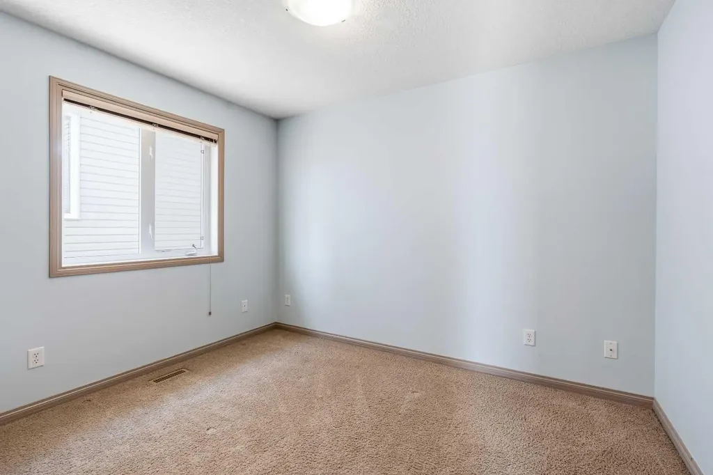 306 Keystone Lane W Lethbridge AB T1J 2R2