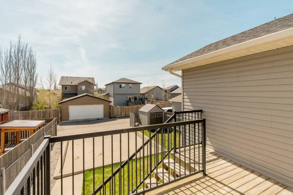306 Keystone Lane W Lethbridge AB T1J 2R2