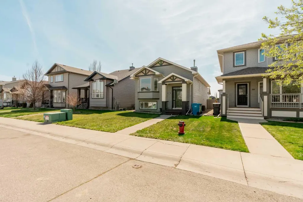 306 Keystone Lane W Lethbridge AB T1J 2R2