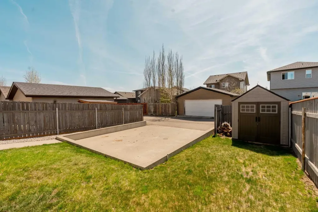 306 Keystone Lane W Lethbridge AB T1J 2R2