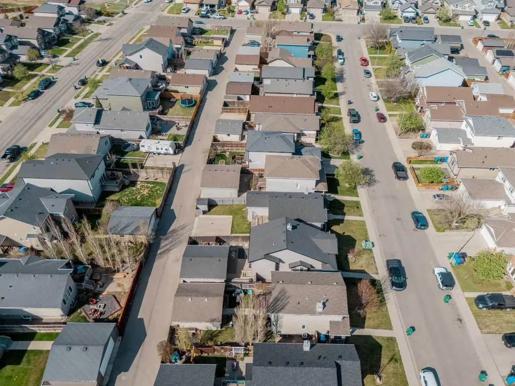 306 Keystone Lane W Lethbridge AB T1J 2R2
