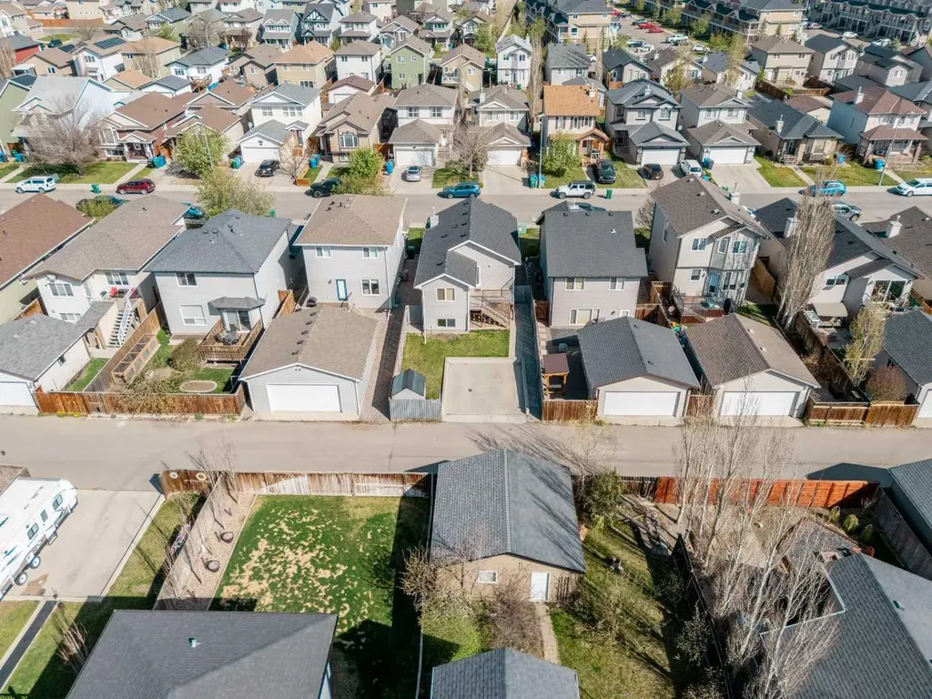 306 Keystone Lane W Lethbridge AB T1J 2R2