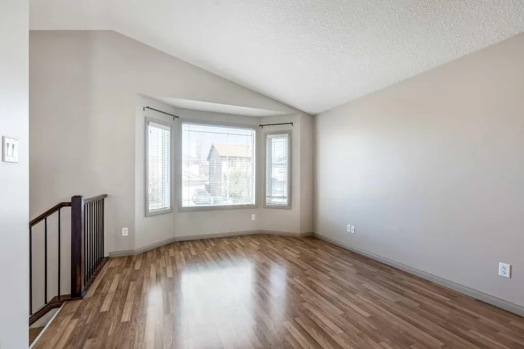 306 Keystone Lane W Lethbridge AB T1J 2R2