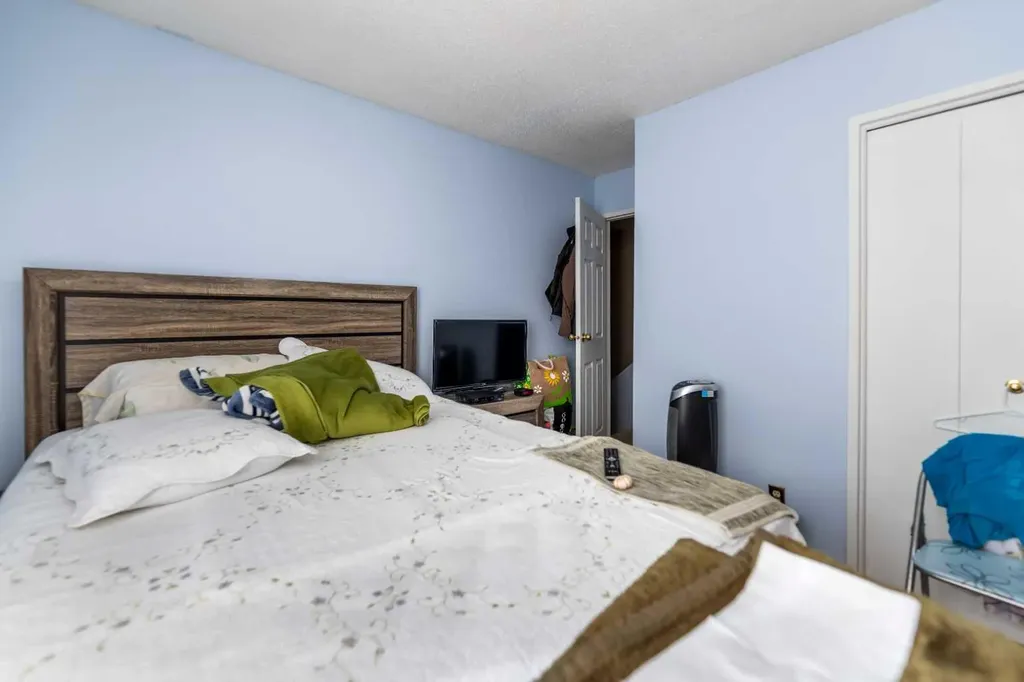 3029 Rundleson Road NE Calgary AB T1Y 3Z5