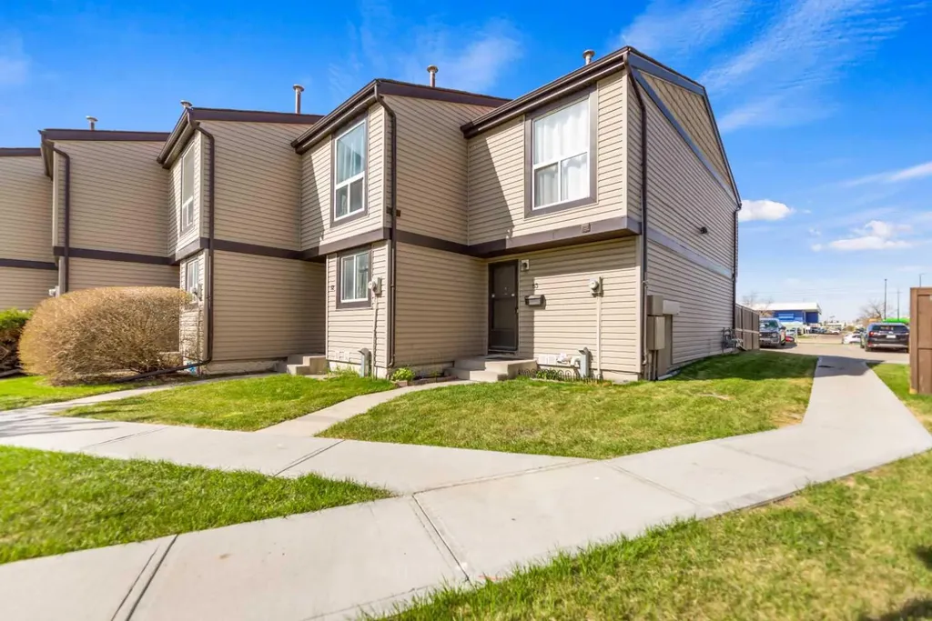 3029 Rundleson Road NE Calgary AB T1Y 3Z5