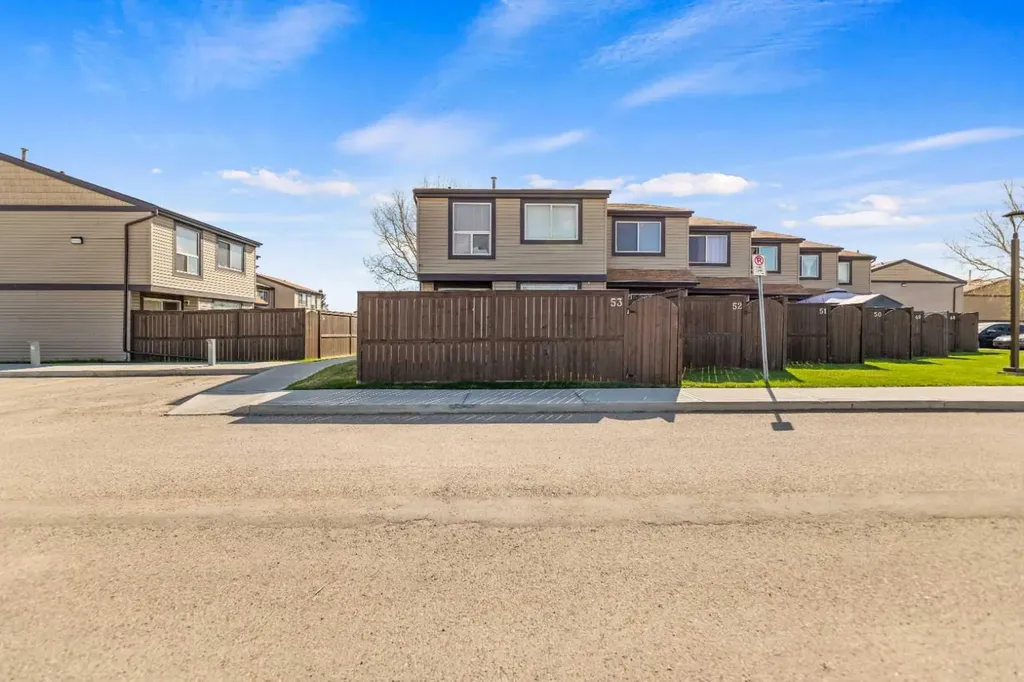 3029 Rundleson Road NE Calgary AB T1Y 3Z5