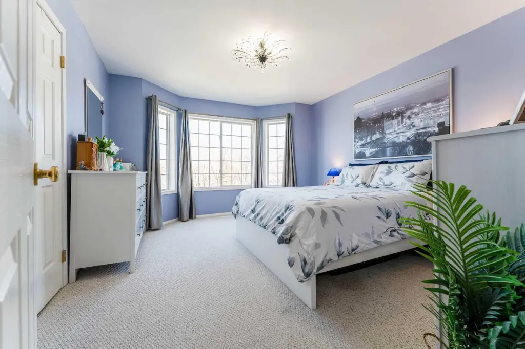 198 Somerside Park SW Calgary AB T2Y 3G3