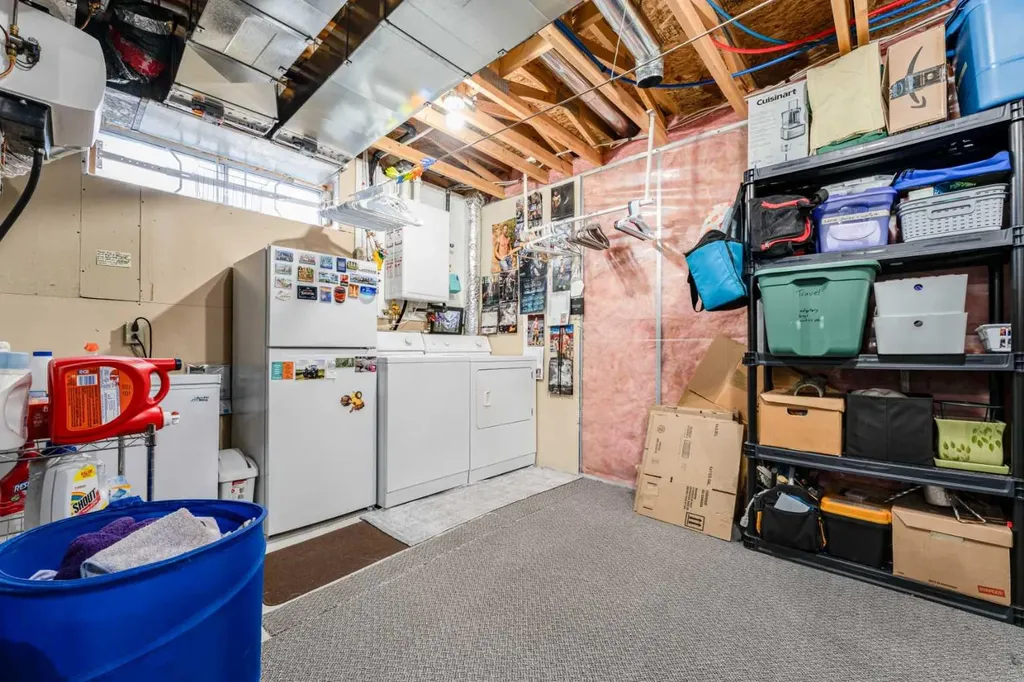 198 Somerside Park SW Calgary AB T2Y 3G3