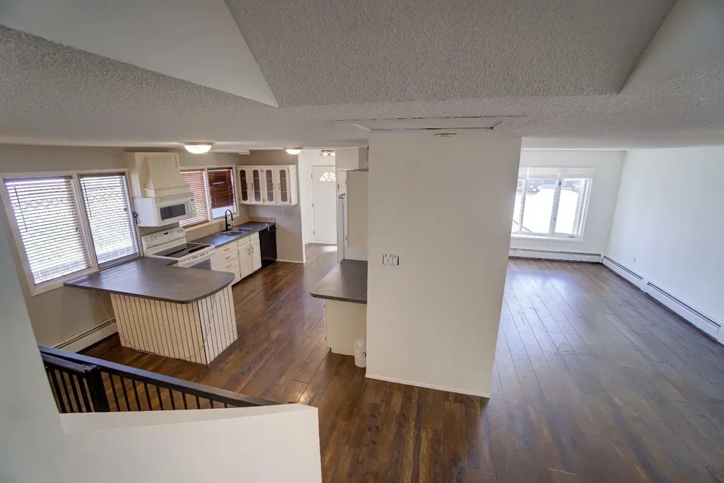 664 49 Avenue W Claresholm AB T0L 0T0