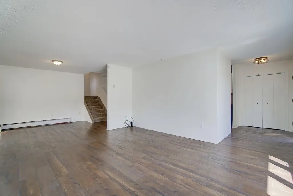 664 49 Avenue W Claresholm AB T0L 0T0