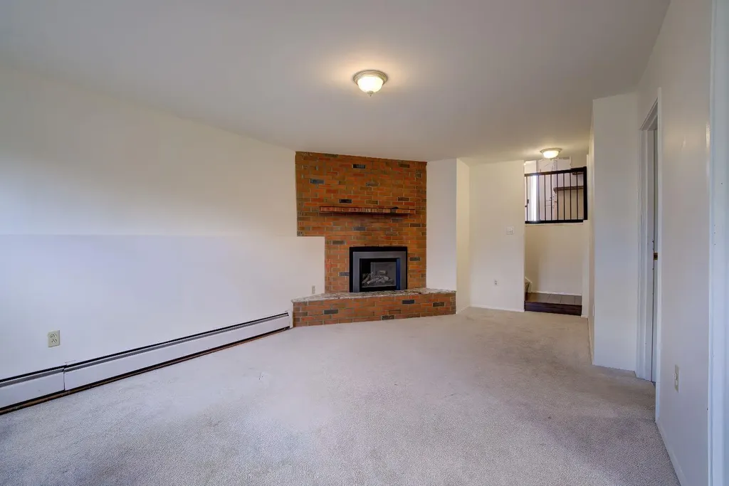 664 49 Avenue W Claresholm AB T0L 0T0