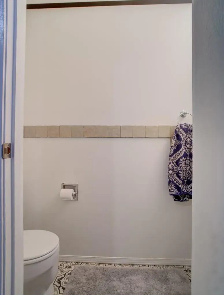 664 49 Avenue W Claresholm AB T0L 0T0