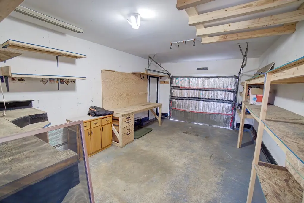 664 49 Avenue W Claresholm AB T0L 0T0