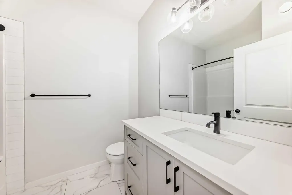 212 Lucas Place NW Calgary AB T3P 2E6