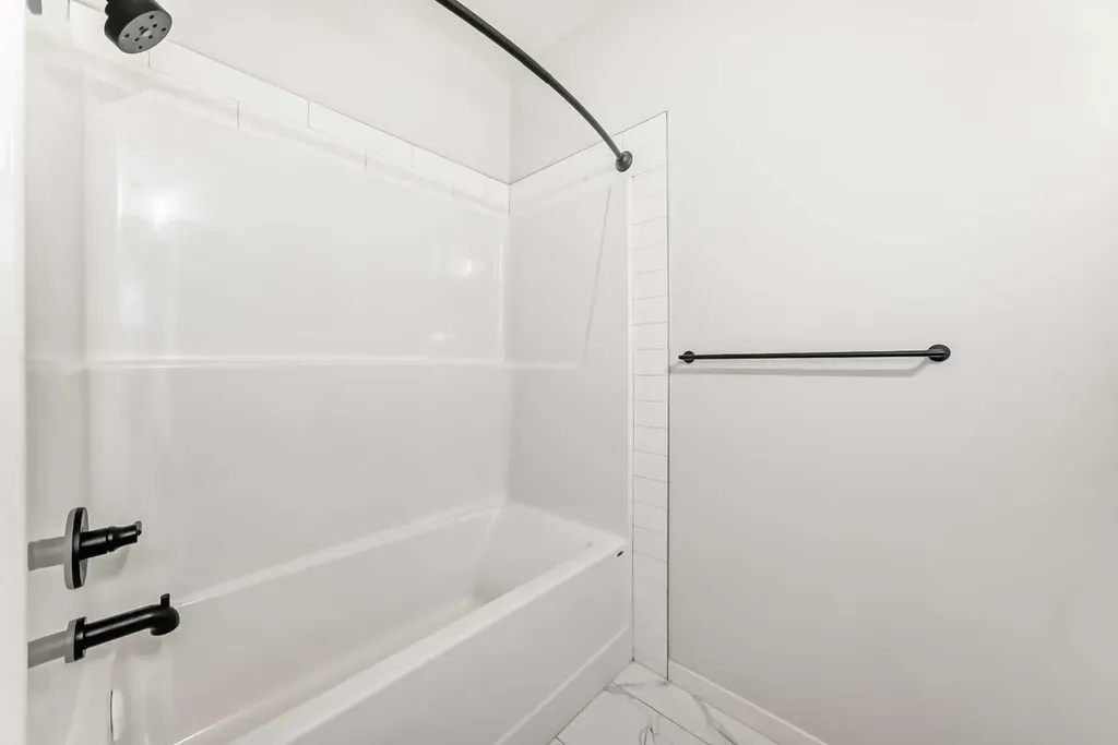212 Lucas Place NW Calgary AB T3P 2E6