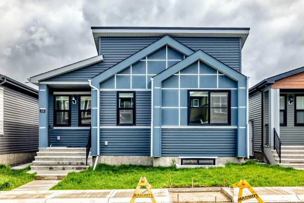 212 Lucas Place NW Calgary AB T3P 2E6