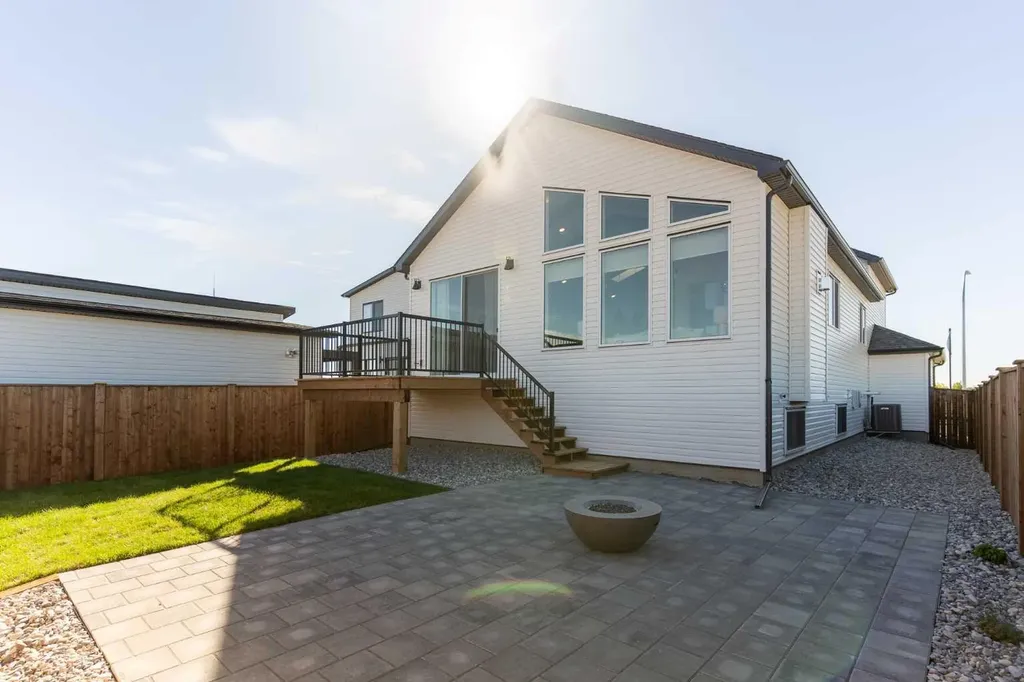 343 Blackwolf Boulevard N Lethbridge AB T1H 7J5