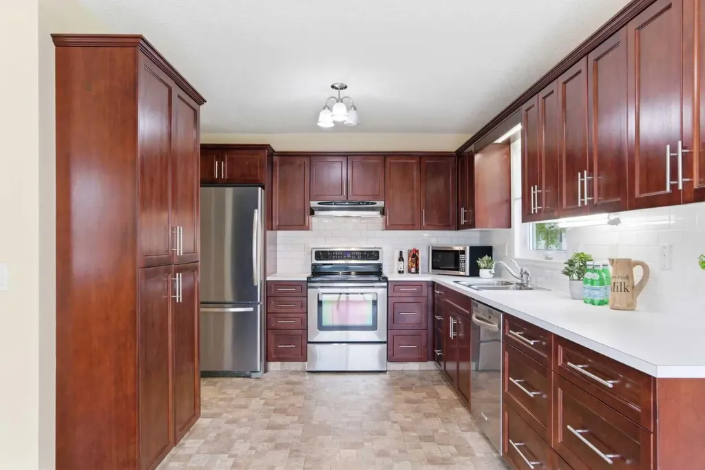 34 Vandoos Gardens NW Calgary AB T3A 4W4