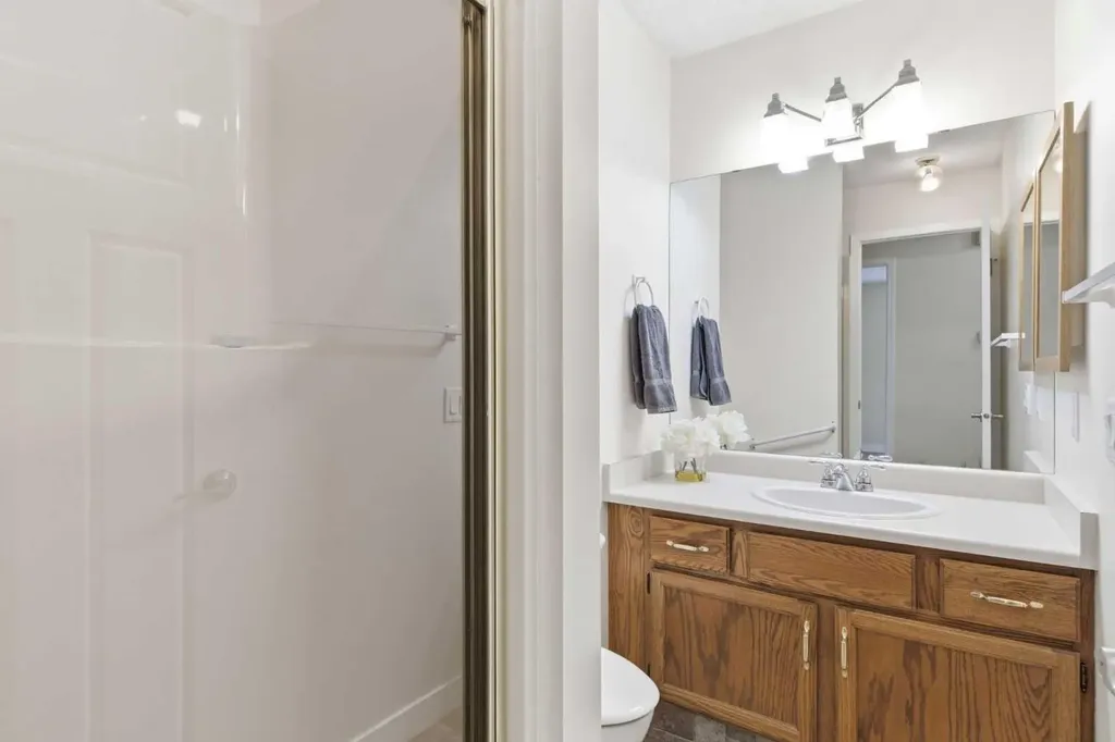 34 Vandoos Gardens NW Calgary AB T3A 4W4