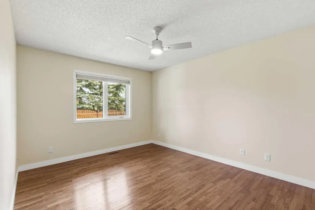 34 Vandoos Gardens NW Calgary AB T3A 4W4