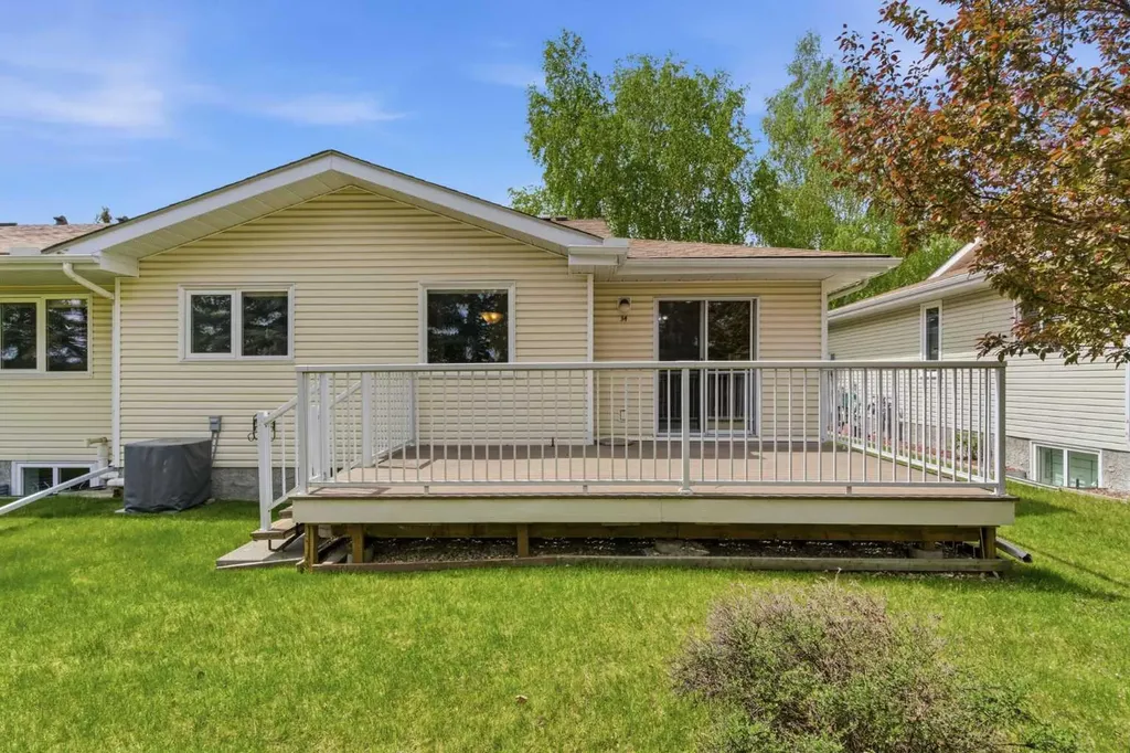 34 Vandoos Gardens NW Calgary AB T3A 4W4