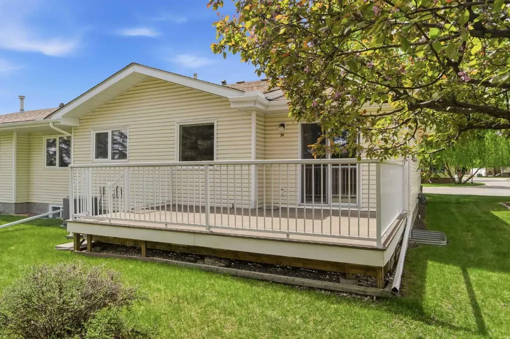 34 Vandoos Gardens NW Calgary AB T3A 4W4