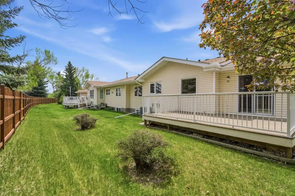 34 Vandoos Gardens NW Calgary AB T3A 4W4