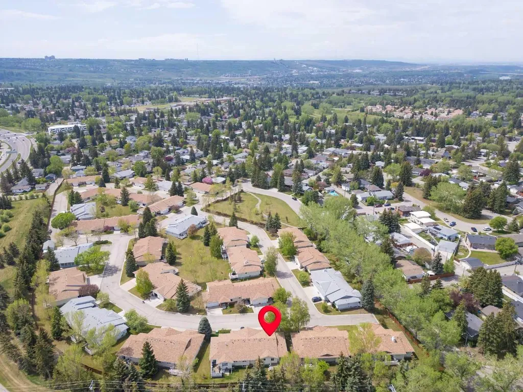 34 Vandoos Gardens NW Calgary AB T3A 4W4