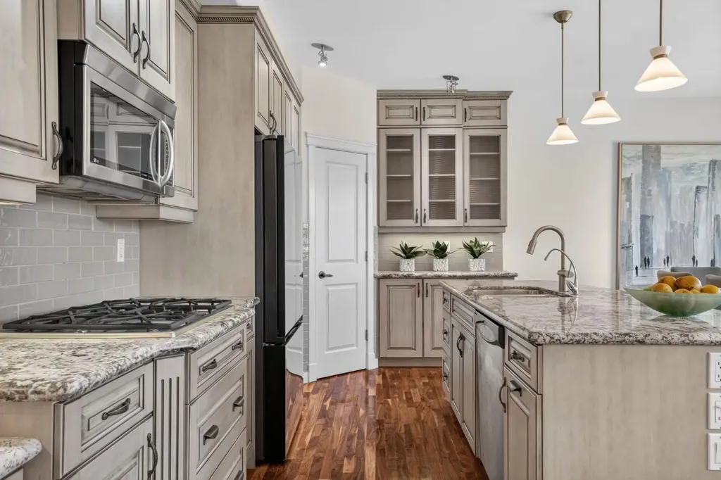 24 Ypres Mews SW Calgary AB T2T 6L2