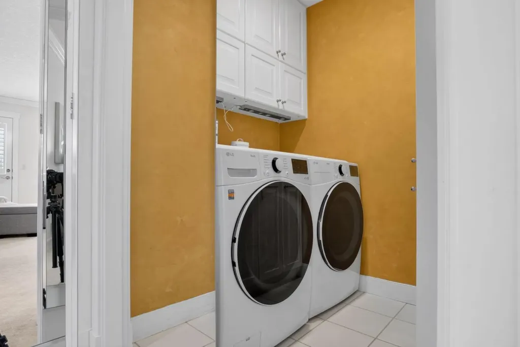 24 Ypres Mews SW Calgary AB T2T 6L2