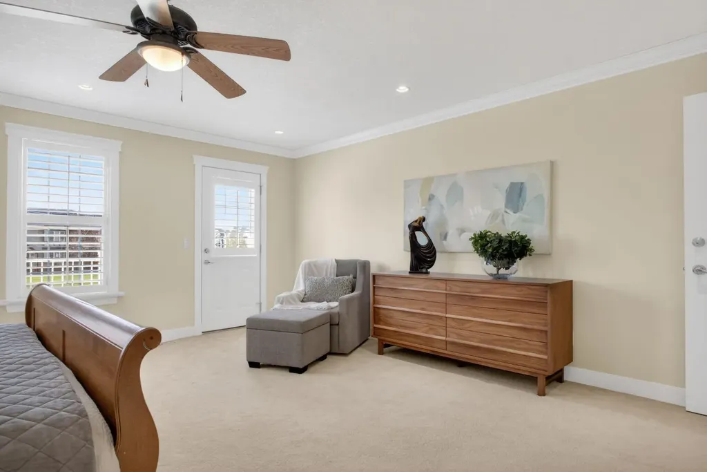 24 Ypres Mews SW Calgary AB T2T 6L2