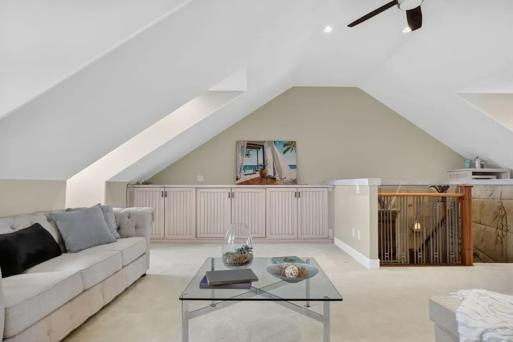 24 Ypres Mews SW Calgary AB T2T 6L2