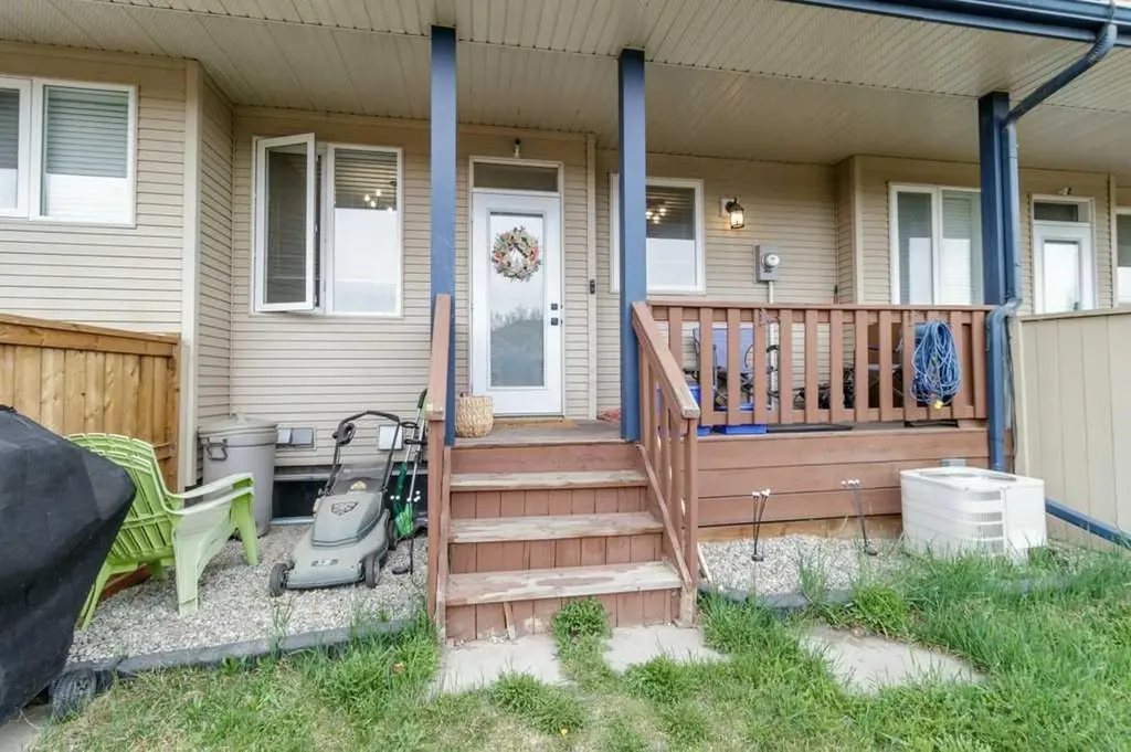 13 Kanten Close Red Deer AB T4P 4E6