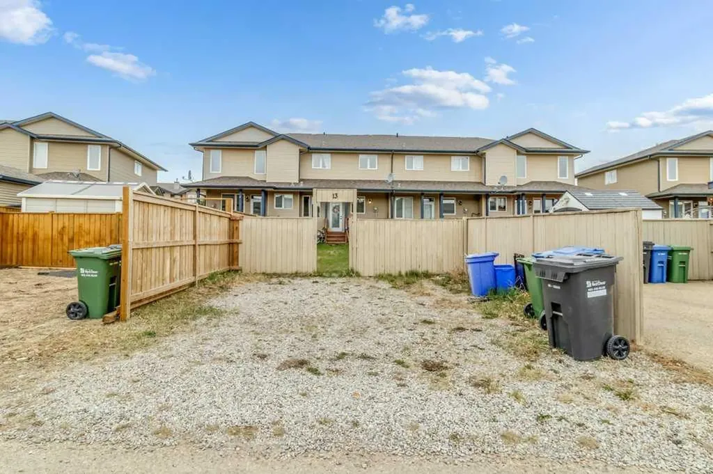 13 Kanten Close Red Deer AB T4P 4E6